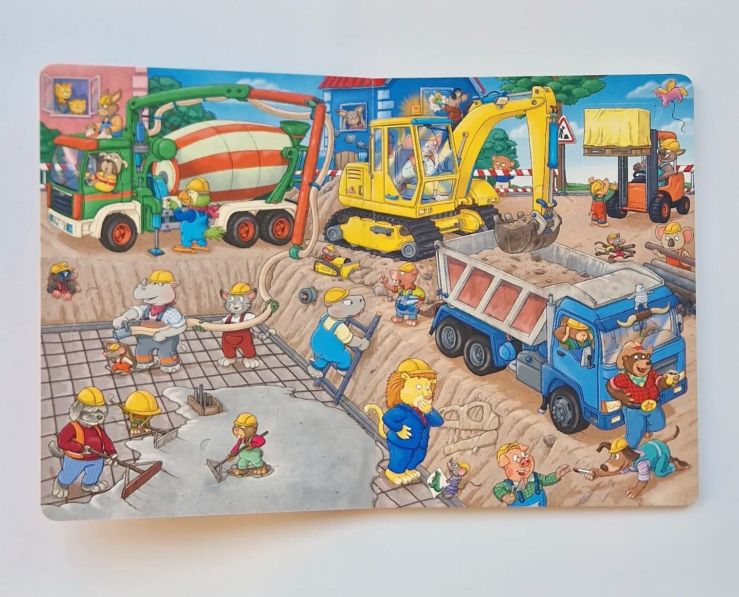 Добро пожаловать на стройку! Виммельбух с окошками