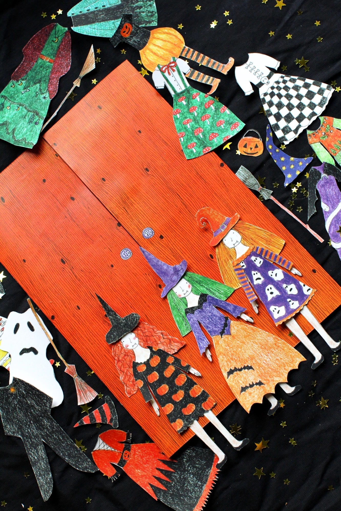 Witch's Paper Wardrobe