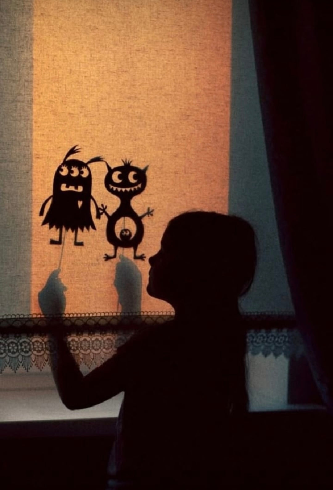 Театр теней "Мори-момры-бу!"